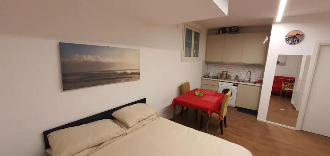 Free Breakfast - Apartment In The Heart Of Roma Esterno foto